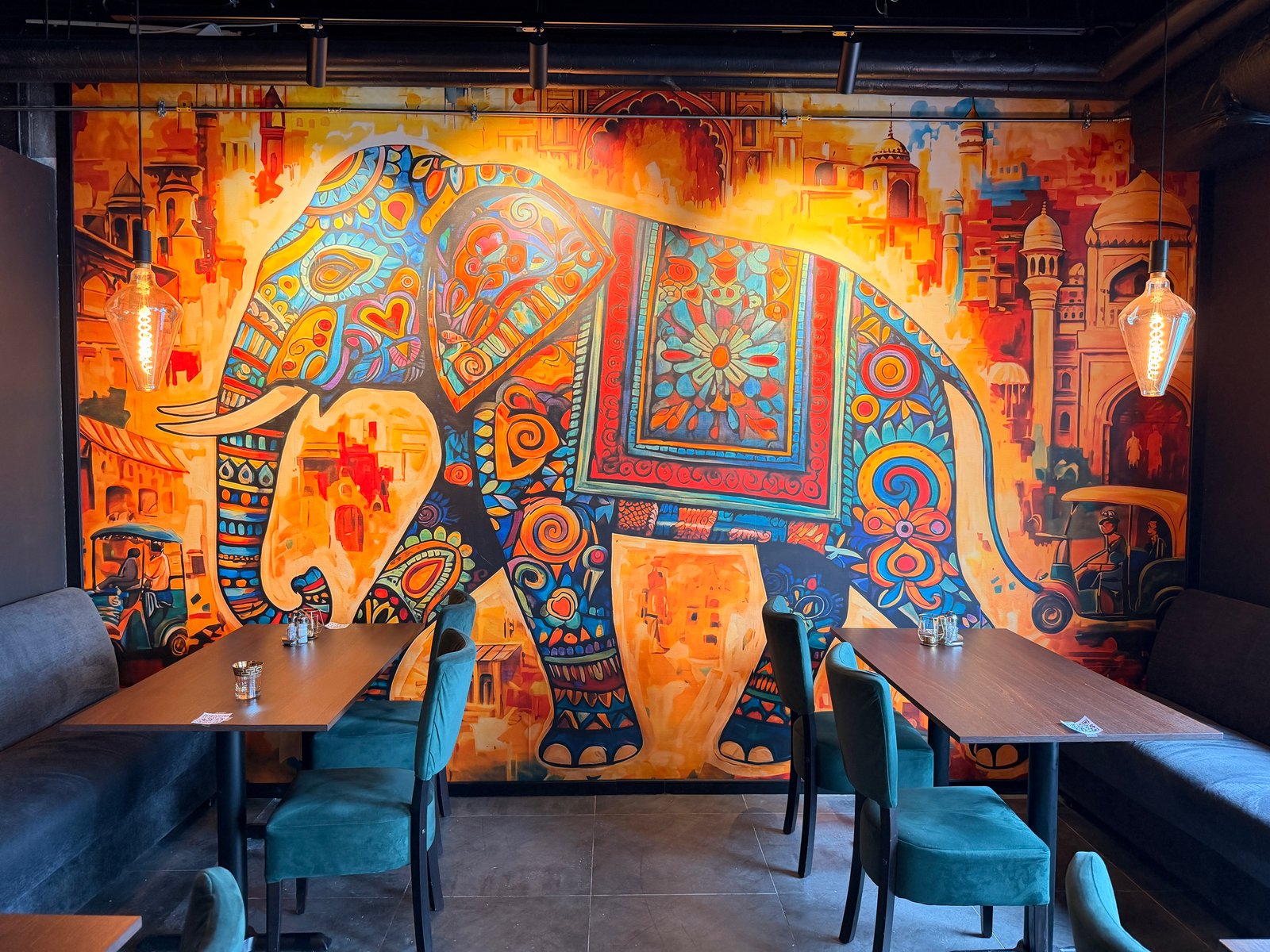 Elegant Indian Dining